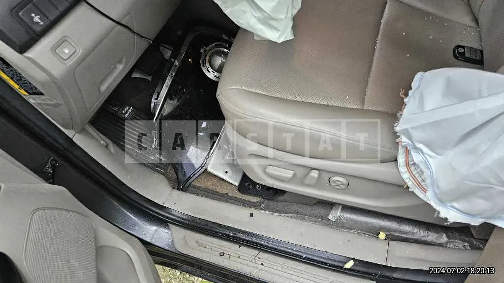 Photo 2 of 14: 2016 Kia Carnival — Korean insurance auction
