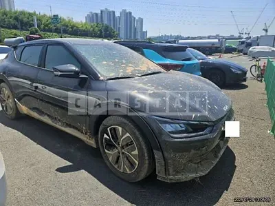Photo 1 of 9: 2022 Kia EV6 — Korean insurance auction