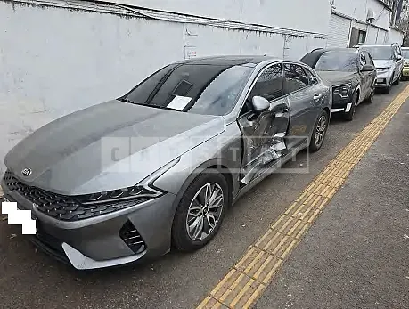 Photo 2 of 6: 2020 Kia K5 — Korean insurance auction
