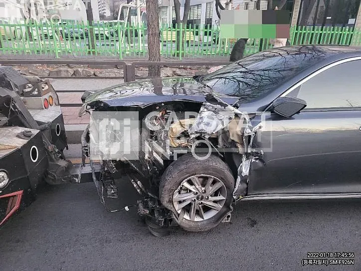 Photo 2 of 11: 2018 Kia K5 2.0(LPI), VIN KNAGS416BKA294581 — Korean insurance auction