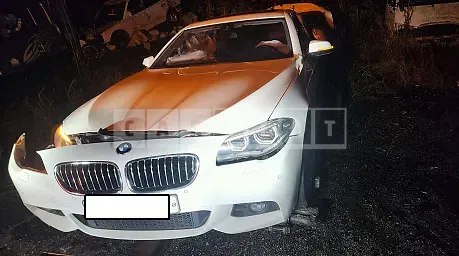 Photo 2 of 3: 2016 BMW 520d xDrive, VIN WBA5E7109GG156910 — Korean insurance auction
