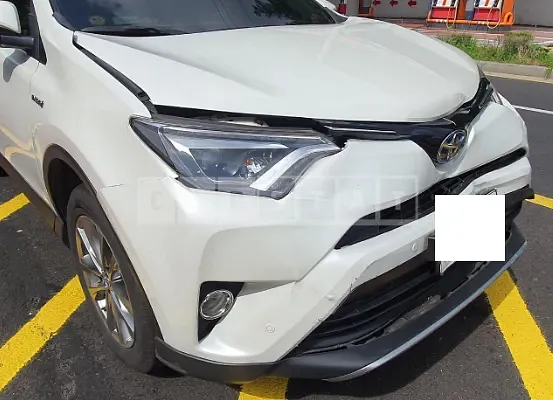 Photo 2 of 11: 2018 Toyota RAV4 Hybrid, VIN JTMDJREVXJD184459 — Korean insurance auction
