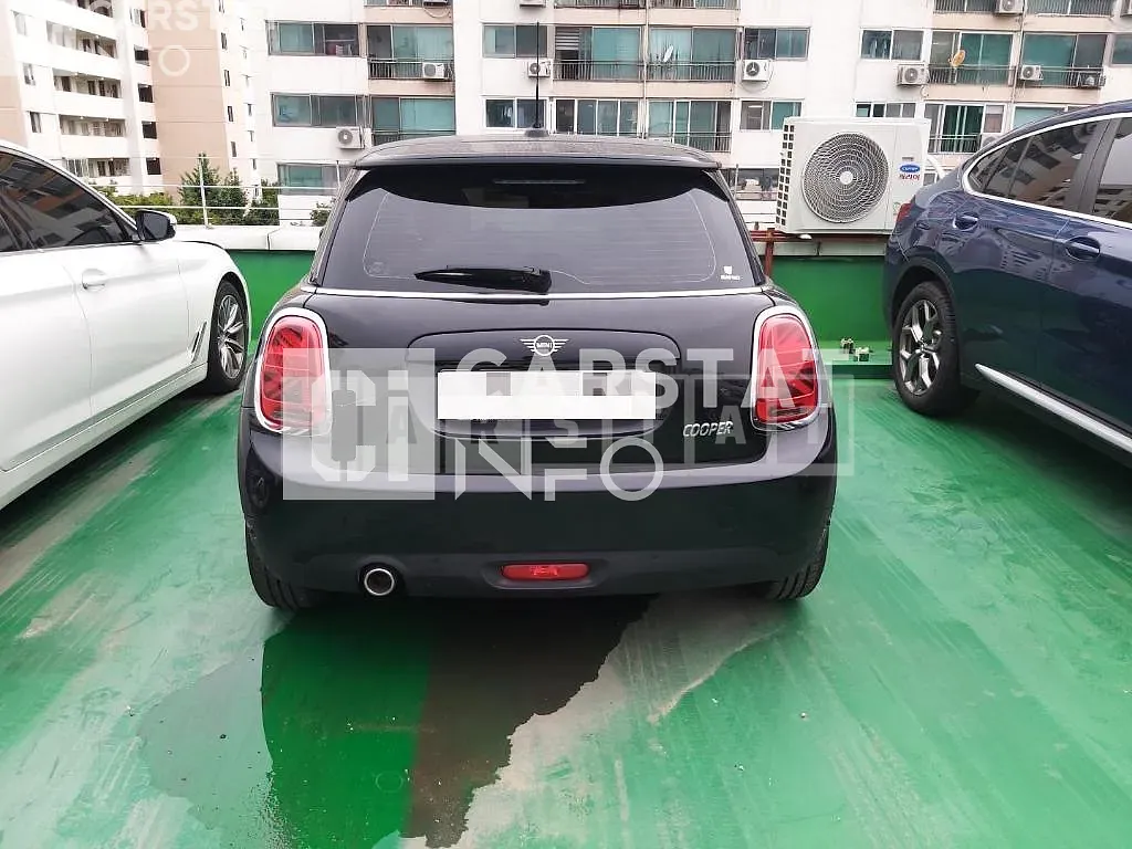 Photo 2 of 9: 2021 MINI Cooper, VIN WMWXR7100M2N87786 — Korean insurance auction