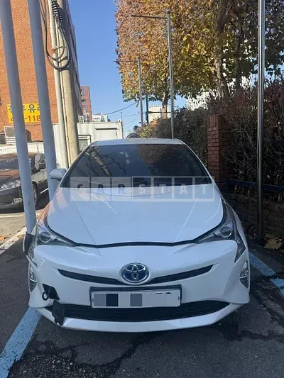 Photo 1 of 34: 2018 Toyota Prius — Korean insurance auction