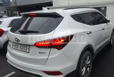 Photo 1 of 24: 2017 Hyundai Santa Fe, VIN KMHSW81UBHU763677 — Korean insurance auction