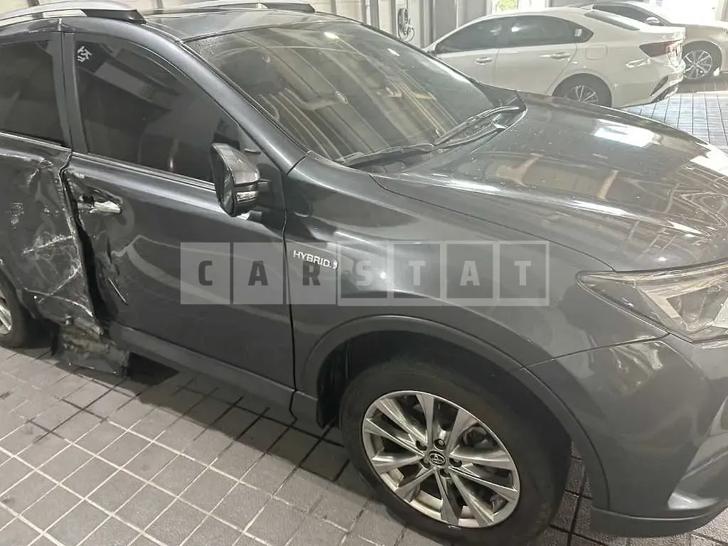 Photo 2 of 21: 2017 Toyota RAV4 Hybrid, VIN JTMDJREVXHD083500 — Korean insurance auction