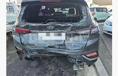 Photo 1 of 34: 2018 Hyundai Santa Fe TM Diesel 2.2 4WD — Korean insurance auction