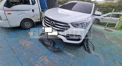 Photo 1 of 3: 2016 Hyundai Santa Fe, VIN KMHSW81UBGU644522 — Korean insurance auction