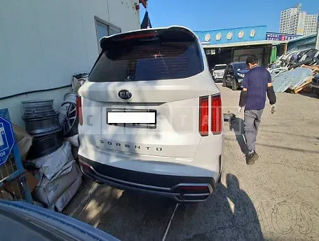 Photo 2 of 31: 2021 Kia Sorento, VIN KNARL81BGMA060460 — Korean insurance auction