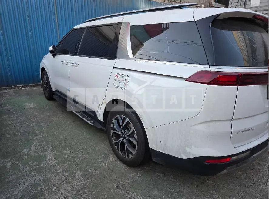 Photo 2 of 18: 2023 Kia Carnival 9-Seater 2.2 — Korean insurance auction