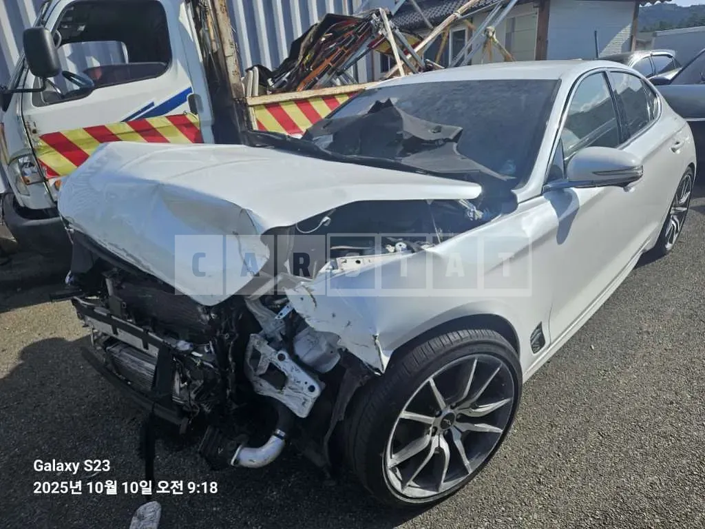 Photo 2 of 10: 2022 Genesis G70 — Korean insurance auction