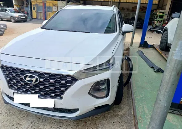 Photo 2 of 13: 2020 Hyundai Santa Fe, VIN KMHS381BBLU272943 — Korean insurance auction