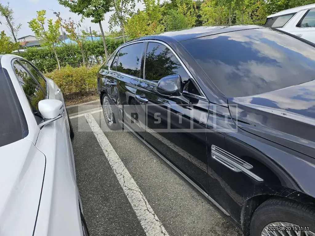 Photo 2 of 17: 2020 Genesis G90 — Korean insurance auction