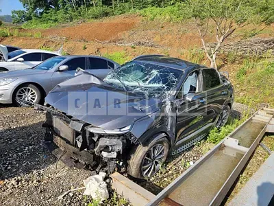 Photo 1 of 8: 2020 Hyundai Santa Fe, VIN KMHS281ABLU287220 — Korean insurance auction