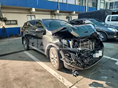 Photo 1 of 13: 2017 Kia Sorento, VIN KNAPS81BBJA400828 — Korean insurance auction