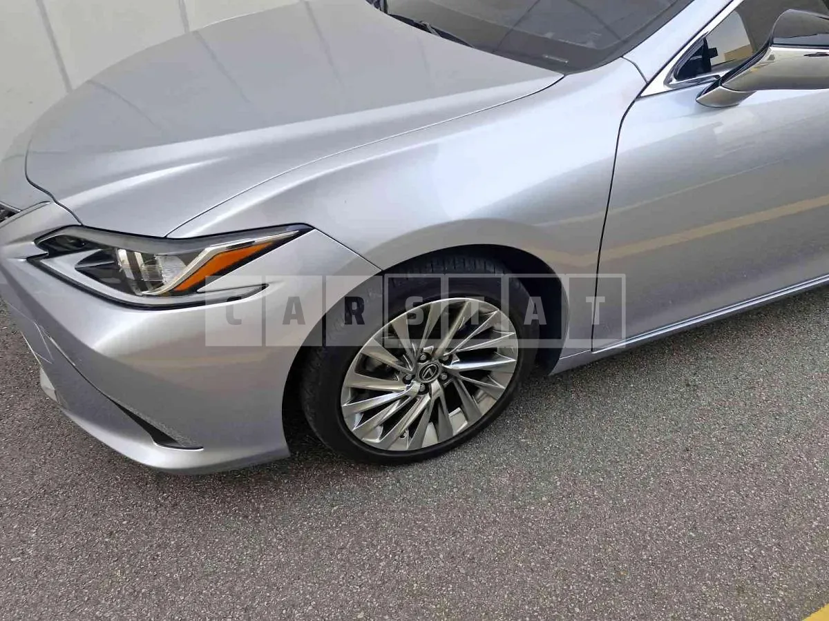 Photo 2 of 43: 2022 Lexus ES300h — Korean insurance auction