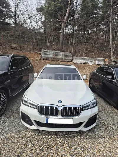 2022 BMW 520i