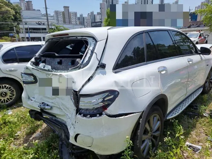 Photo 2 of 4: 2019 Mercedes-Benz GLC350 e 4Matic — Korean insurance auction