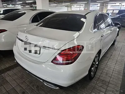 Photo 1 of 16: 2016 Mercedes-Benz C200 — Korean insurance auction