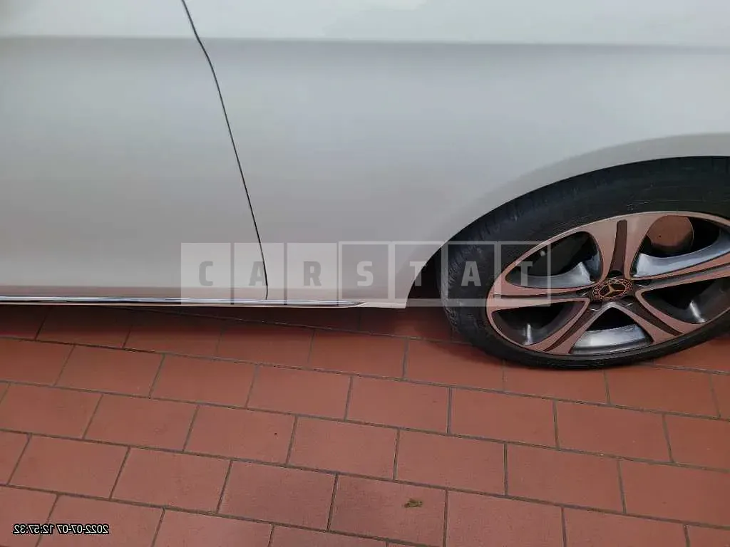 Photo 2 of 9: 2019 Mercedes-Benz E 300, VIN WDDZF4JB2KA672352 — Korean insurance auction
