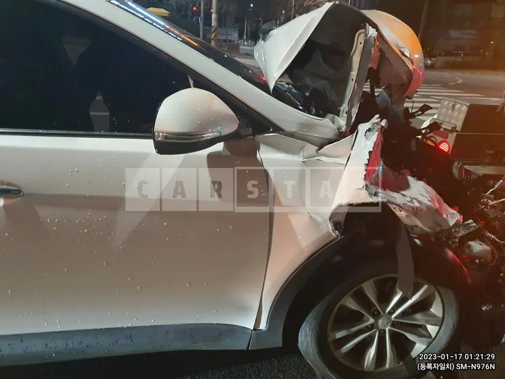 Photo 2 of 17: 2015 Hyundai Santa Fe 2.0 — Korean insurance auction