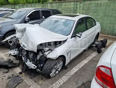 Photo 1 of 12: 2018 BMW 320d, VIN WBA8C5107JK734904 — Korean insurance auction