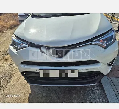 Photo 1 of 8: 2016 Toyota Love 4 Hybrid — Korean insurance auction
