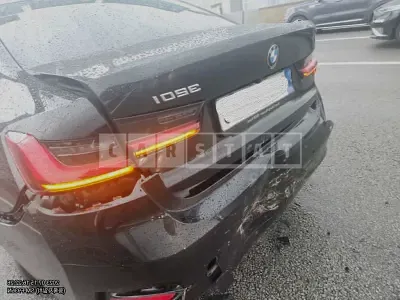 Photo 1 of 9: 2022 BMW 320i, VIN WBA5X5106NFM56115 — Korean insurance auction