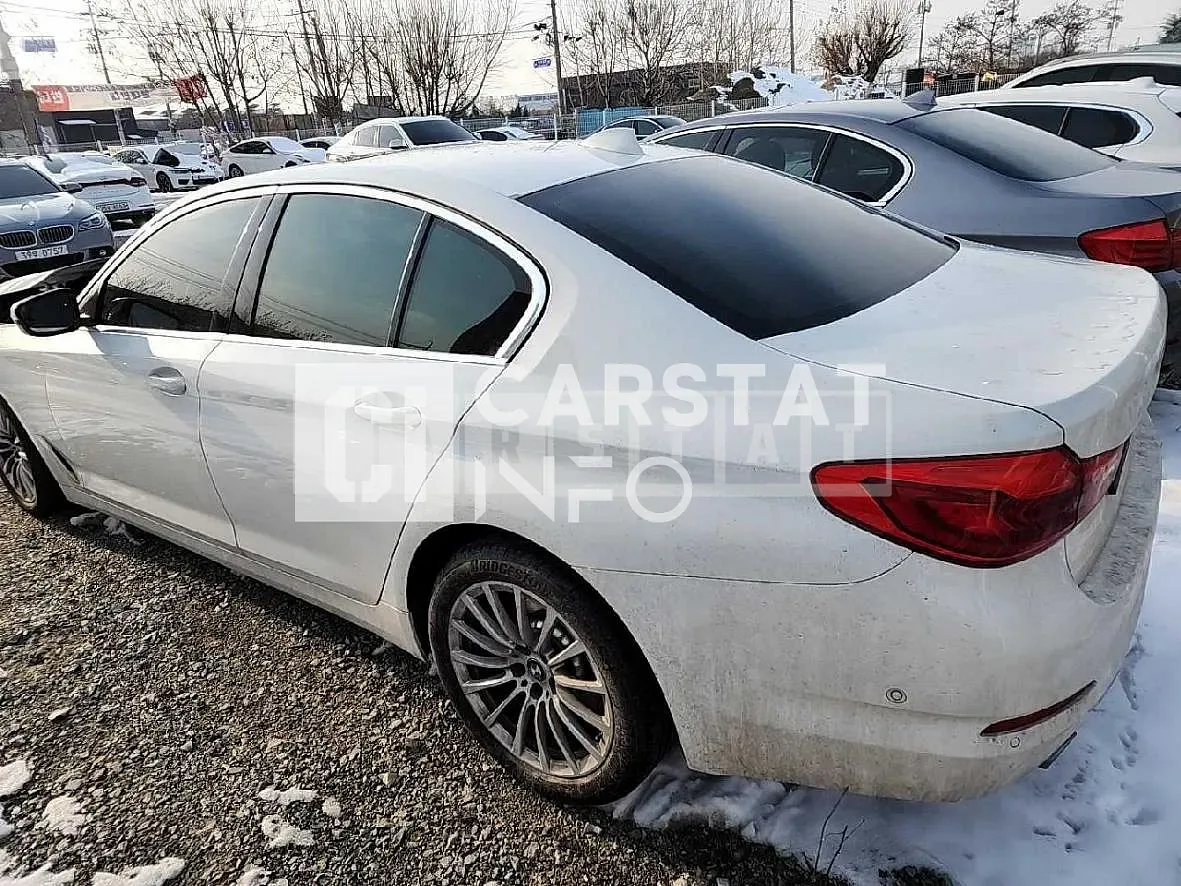 Photo 2 of 12: 2019 BMW 520i Luxury, VIN WBAJK7108KGL29042 — Korean insurance auction