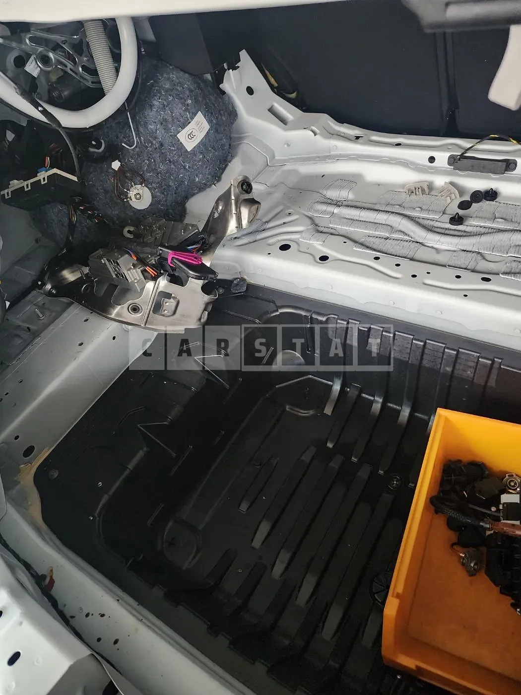 Photo 2 of 42: 2019 Mercedes-Benz E300 4Matic, VIN WDDZF4KB9KA610882 — Korean insurance auction