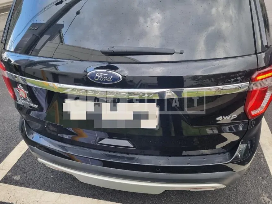 Photo 2 of 5: 2016 Ford Explorer — Korean insurance auction