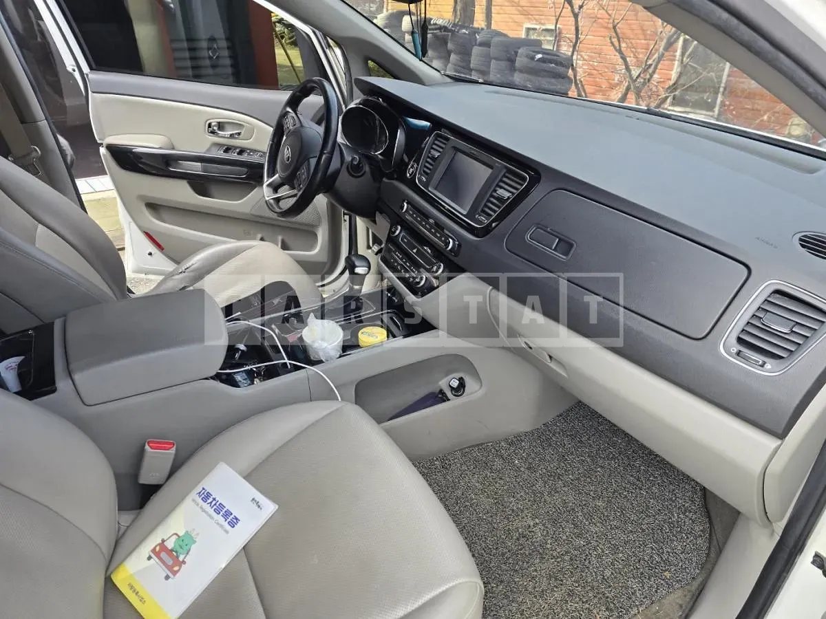 Photo 2 of 7: 2016 Kia Carnivals — Korean insurance auction