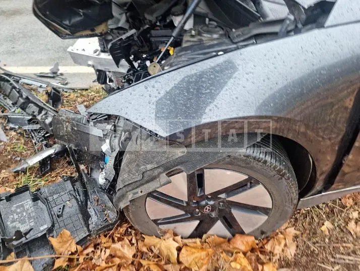 Photo 2 of 10: 2022 Hyundai IONIQ 6 Long Range, VIN KMHM241AFPA006127 — Korean insurance auction