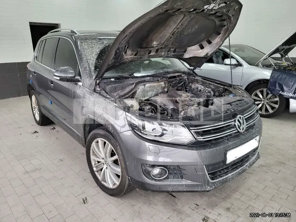 Photo 2 of 28: 2015 Volkswagen Tiguan 2.0 TDI Blue Motion, VIN WVGZZZ5NZFW560092 — Korean insurance auction