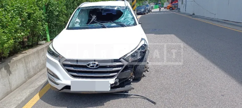 Photo 2 of 12: 2015 Hyundai Tucson TL 2.0, VIN KMHJ381ABGU047278 — Korean insurance auction
