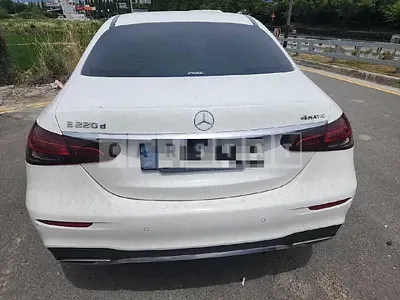 Photo 1 of 28: 2022 Mercedes-Benz E220 d 4Matic — Korean insurance auction