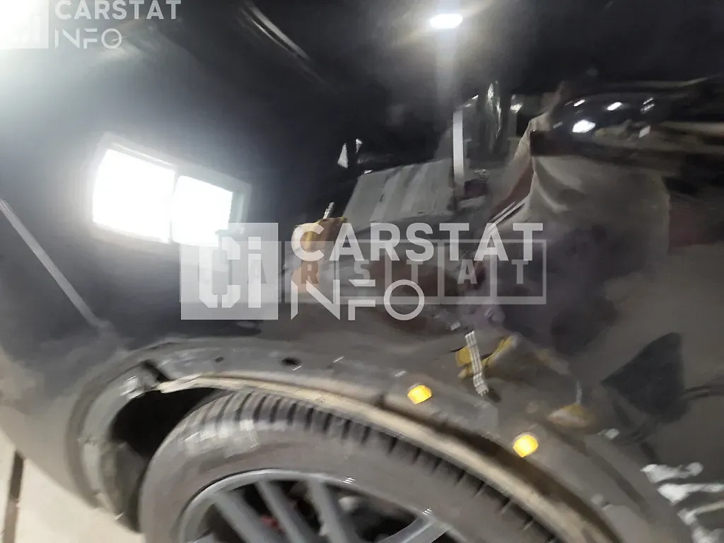Photo 2 of 23: 2018 Maserati Levante Diesel, VIN ZN661TUG1JX301366 — Korean insurance auction