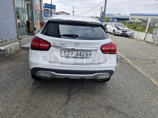 Photo 2 of 14: 2019 Mercedes-Benz GLA220 — Korean insurance auction