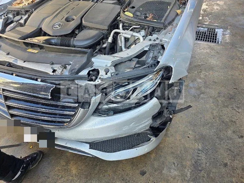 Photo 2 of 24: 2016 Mercedes-Benz E220 d — Korean insurance auction