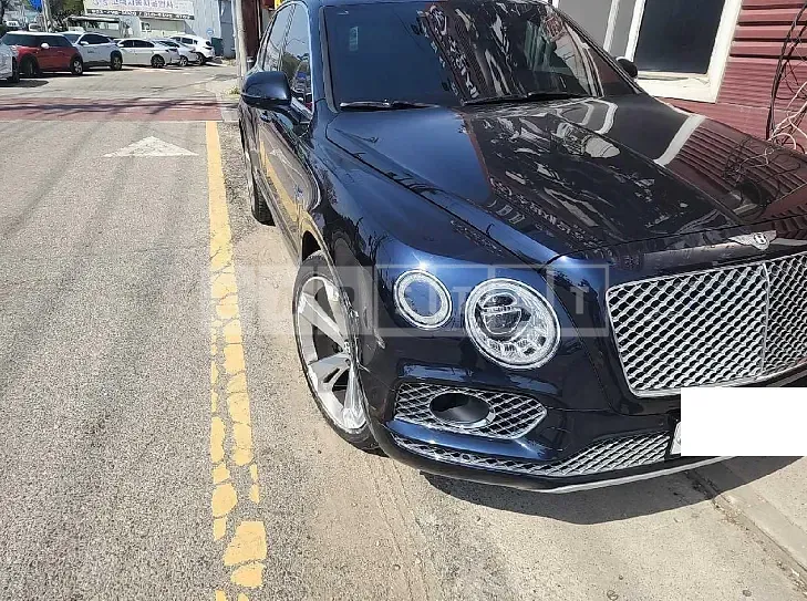 Photo 2 of 50: 2017 Bentley Bentayga — Korean insurance auction