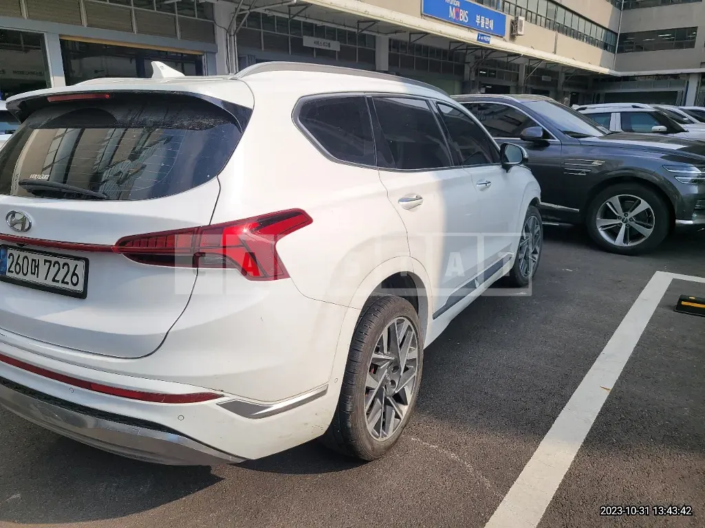 Photo 2 of 49: 2021 Hyundai Santa Fe, VIN KMHS581HGMU325409 — Korean insurance auction