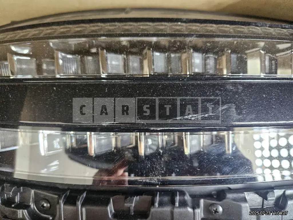 Photo 2 of 5: 2023 Genesis (parts) G90 Headlamp — Korean insurance auction