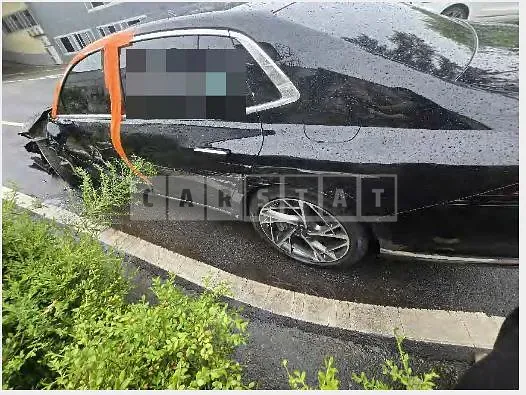 Photo 2 of 34: 2025 Genesis G90 AWD — Korean insurance auction