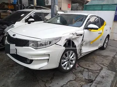 Photo 1 of 22: 2017 Kia K5 2.0, VIN KNAGT411BJA181505 — Korean insurance auction
