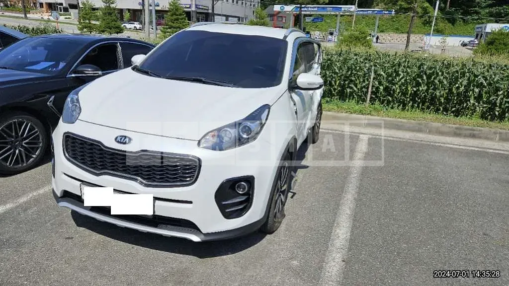 Photo 2 of 13: 2016 Kia Sportage — Korean insurance auction