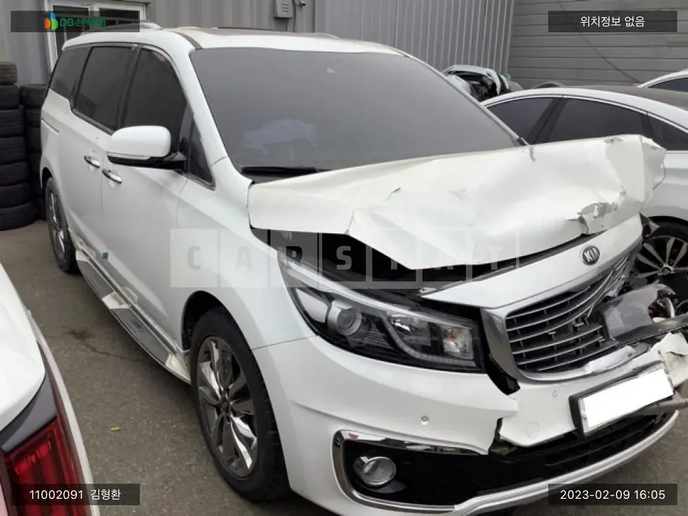 Photo 2 of 10: 2017 Kia Carnival, VIN KNAME81ABJS349056 — Korean insurance auction