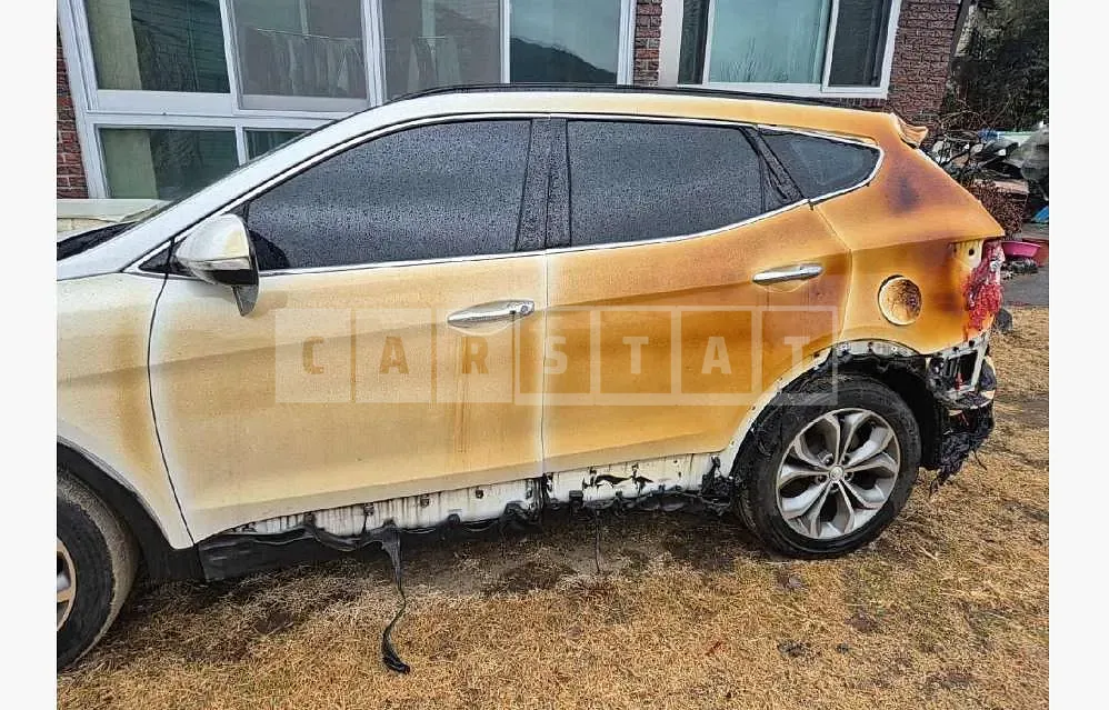Photo 2 of 12: 2014 Hyundai Santa Fe DM — Korean insurance auction