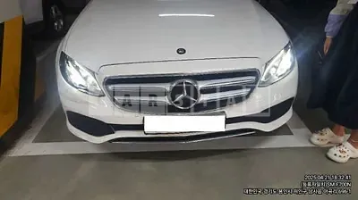 Photo 1 of 10: 2017 Mercedes-Benz E 200 — Korean insurance auction