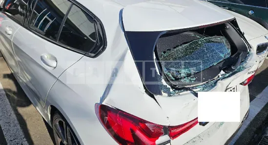 Photo 2 of 18: 2022 BMW 120i — Korean insurance auction