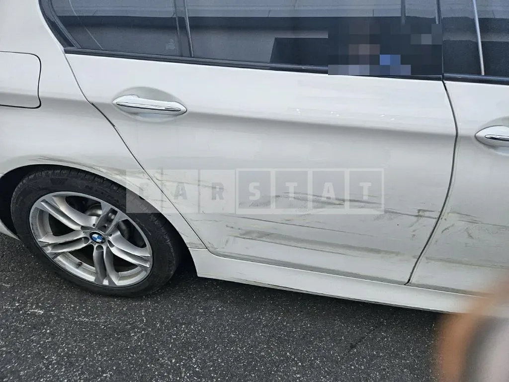 Photo 2 of 16: 2016 BMW 520d, VIN WBA5E5107GG200911 — Korean insurance auction